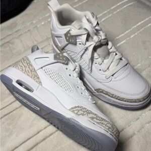 Jordan Spizike Low in White and Gray